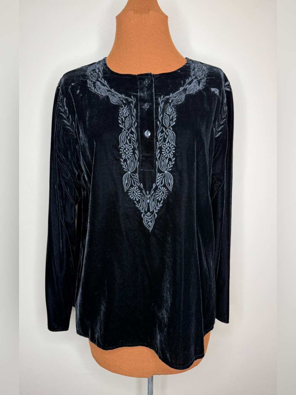 Coldwater Creek Black Velvet Long-Sleeve Top Embroidered V-Panel Size Small